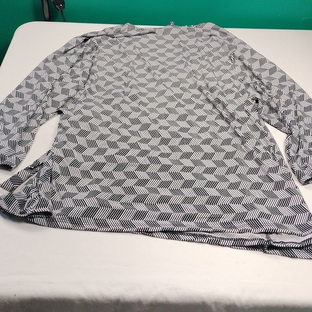 NWT Massini Black and White Chevron Blouse Size 3X - Picture 6 of 8